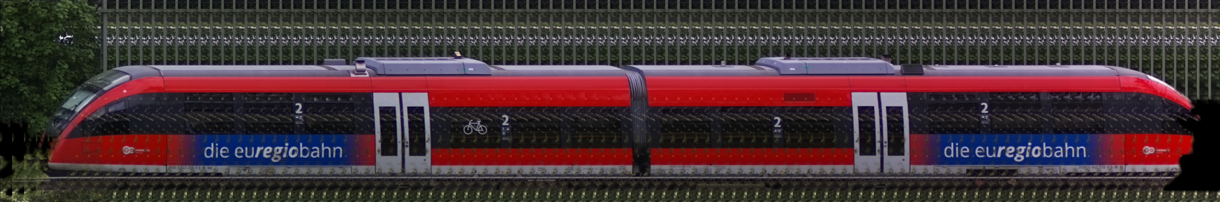 There should be a train photo here :'(