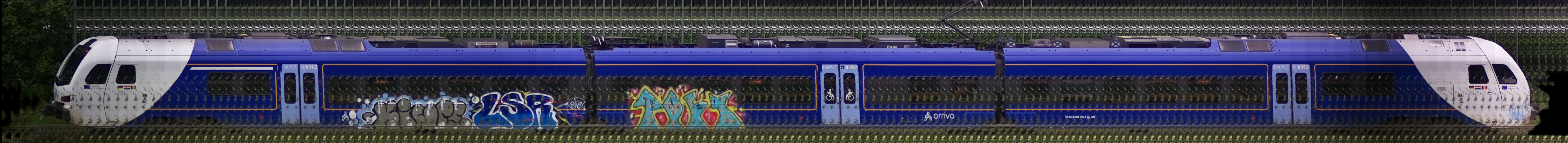 There should be a train photo here :'(