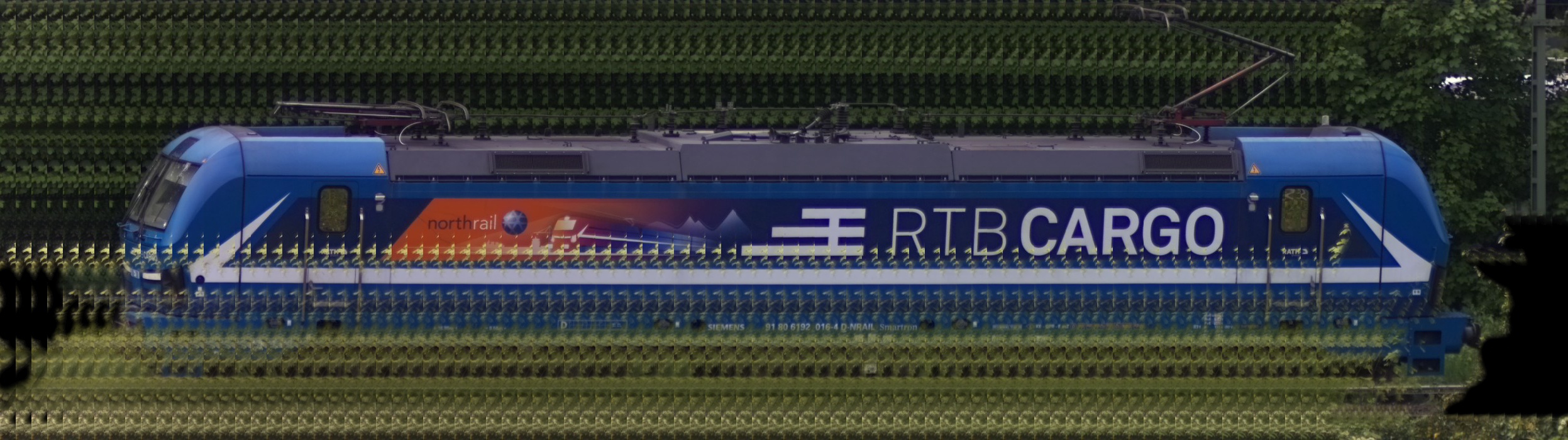 There should be a train photo here :'(