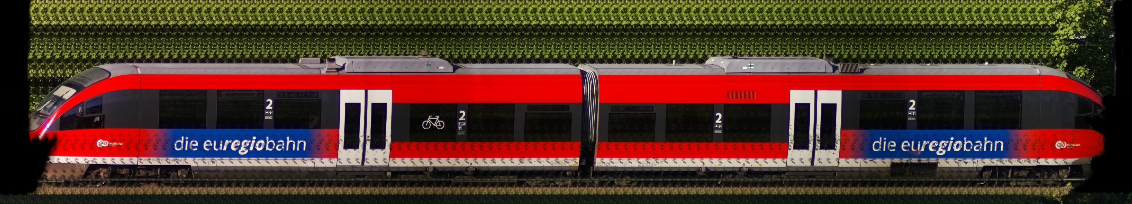 There should be a train photo here :'(
