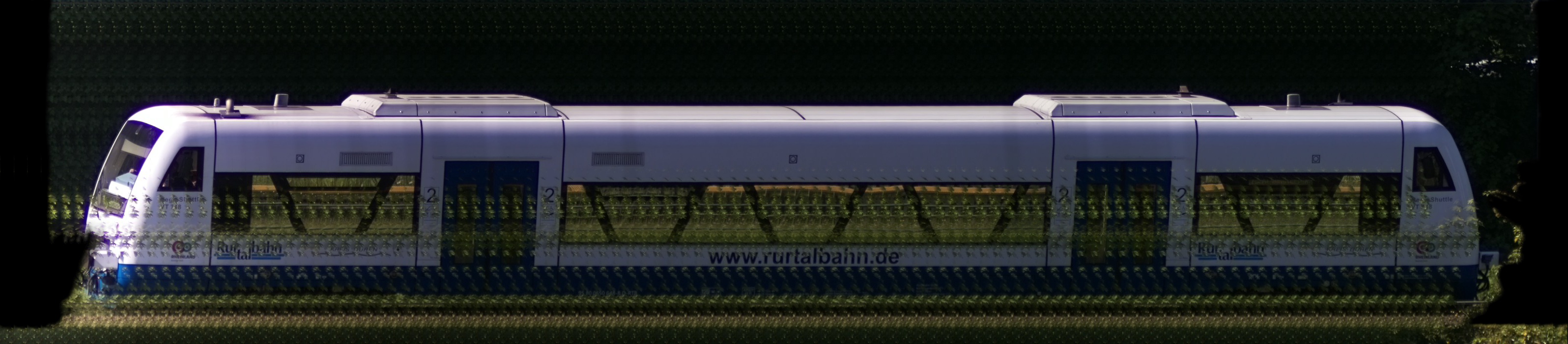 There should be a train photo here :'(