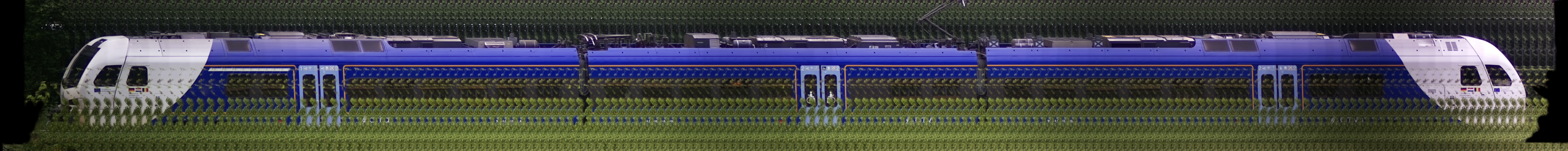 There should be a train photo here :'(