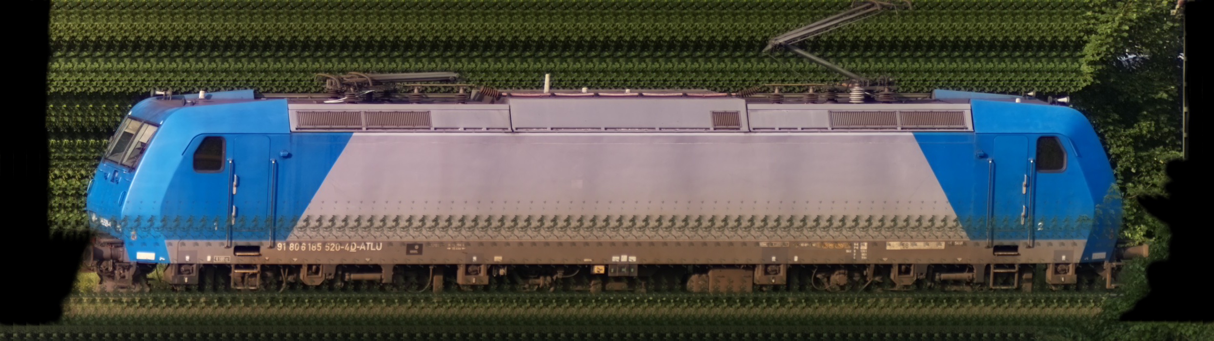 There should be a train photo here :'(
