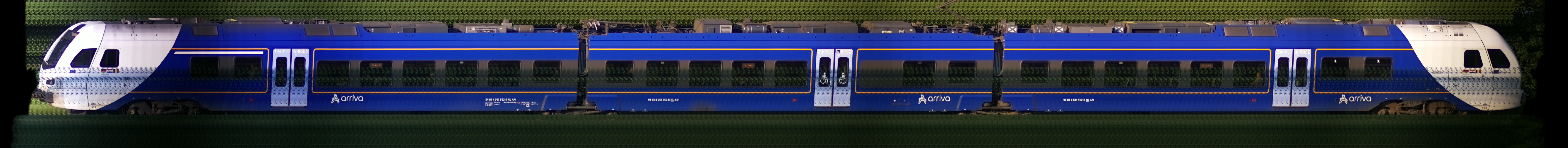 There should be a train photo here :'(