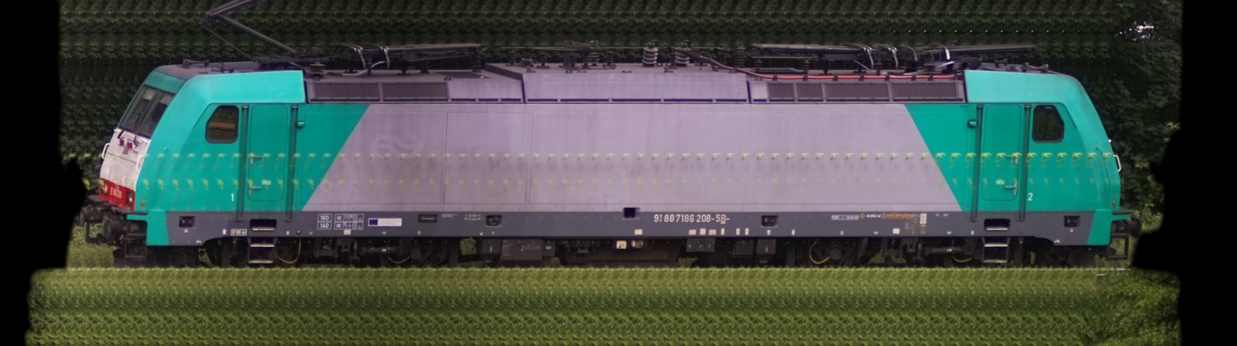 There should be a train photo here :'(