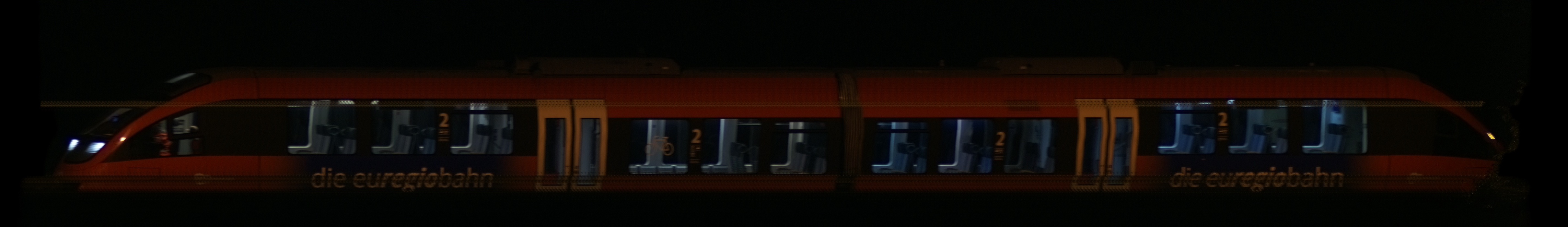 There should be a train photo here :'(