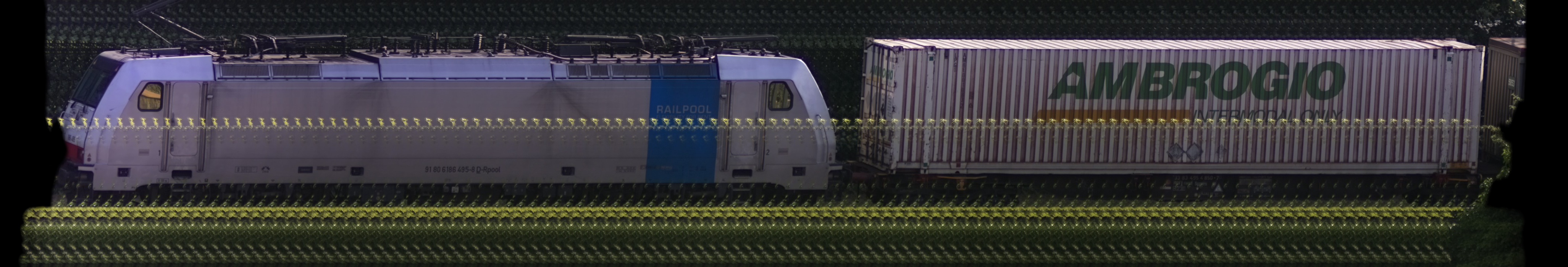 There should be a train photo here :'(