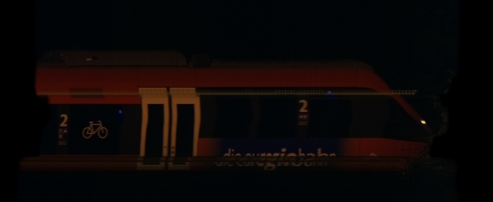 There should be a train photo here :'(