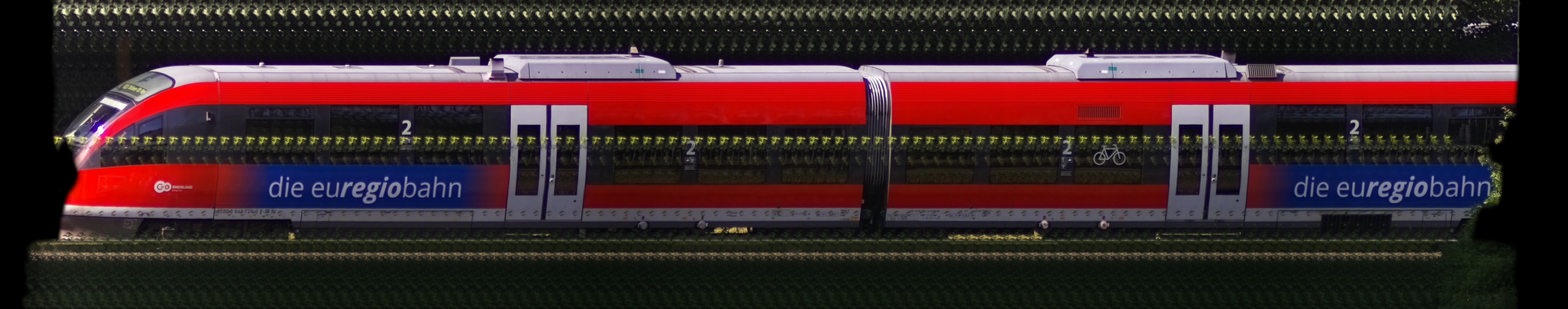 There should be a train photo here :'(
