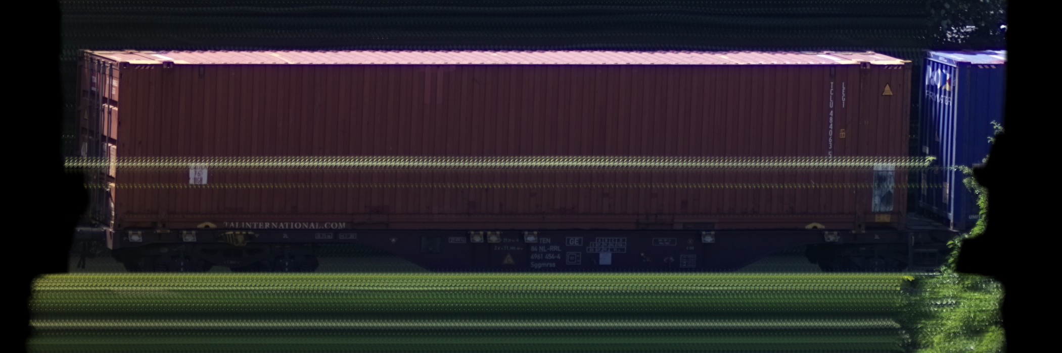 There should be a train photo here :'(