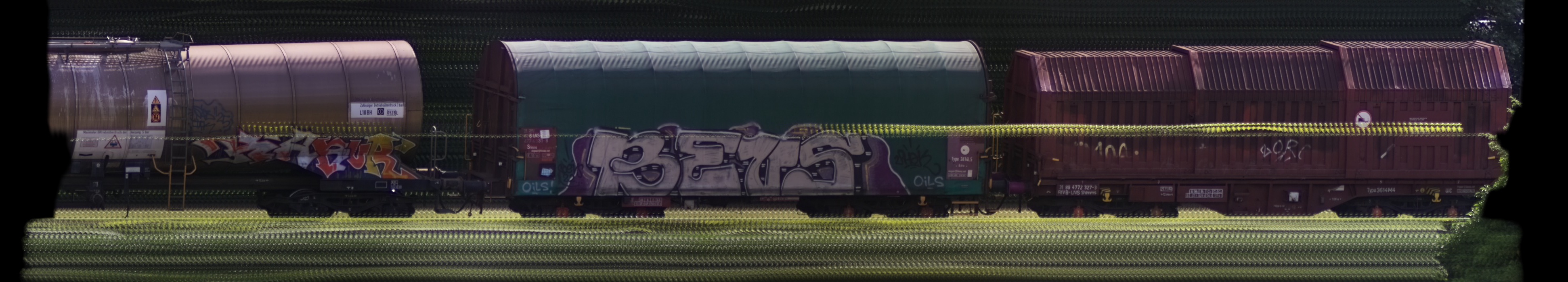 There should be a train photo here :'(