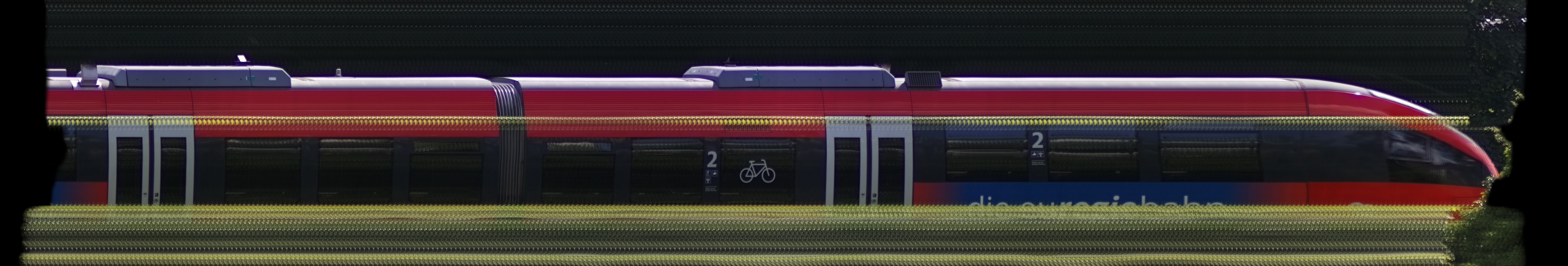 There should be a train photo here :'(