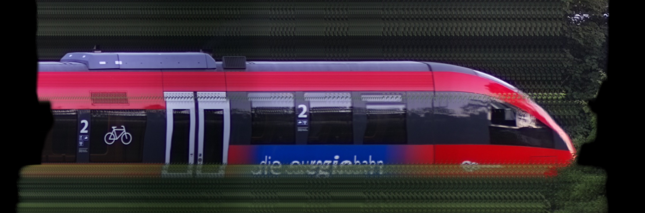 There should be a train photo here :'(