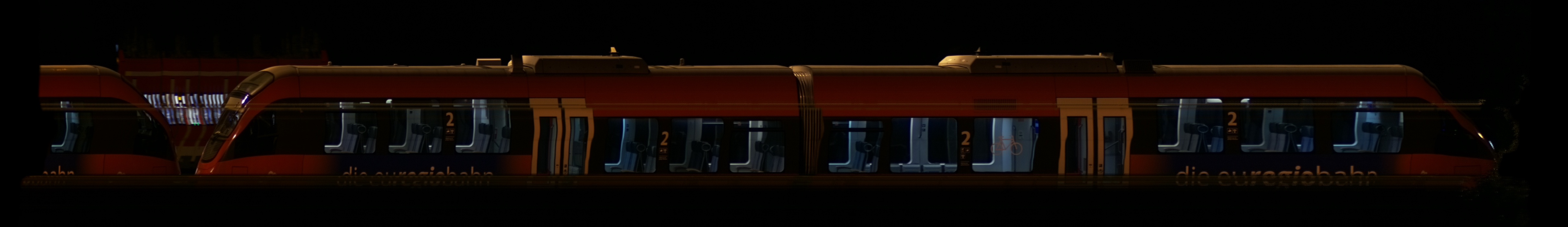 There should be a train photo here :'(