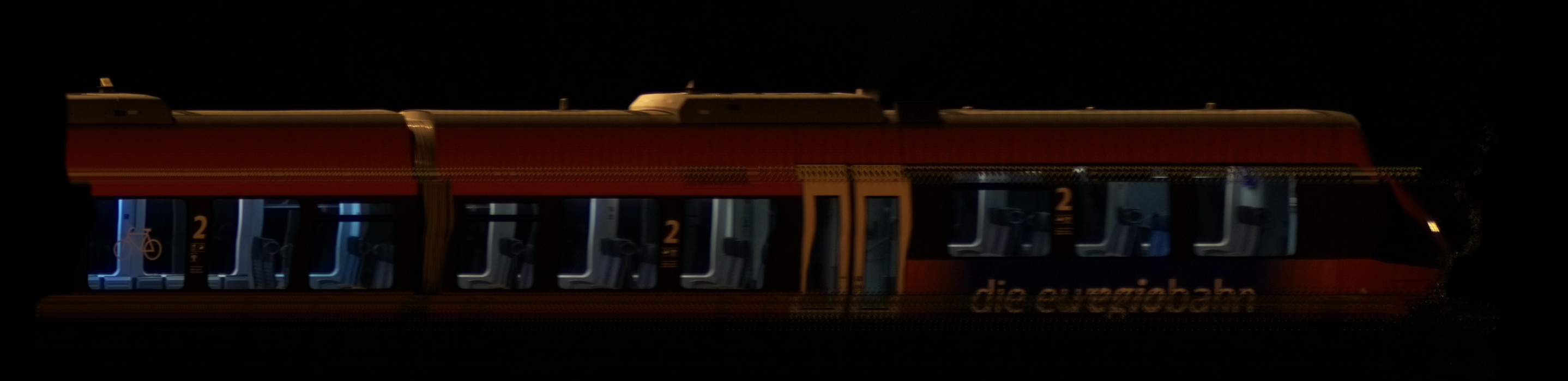 There should be a train photo here :'(