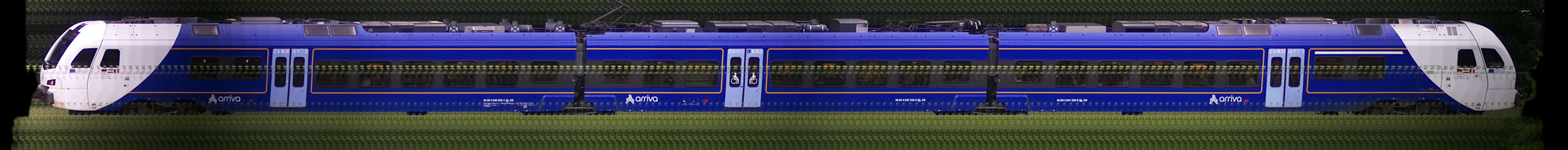 There should be a train photo here :'(