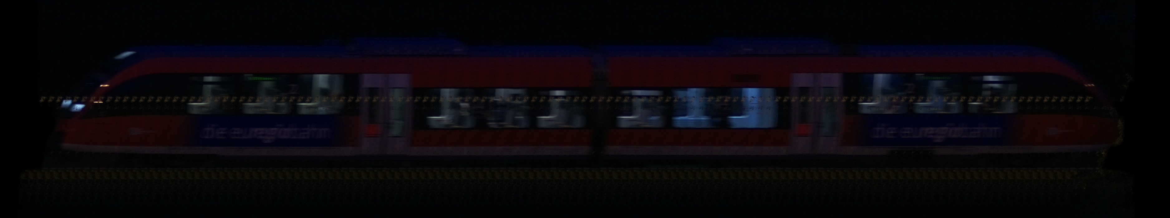 There should be a train photo here :'(