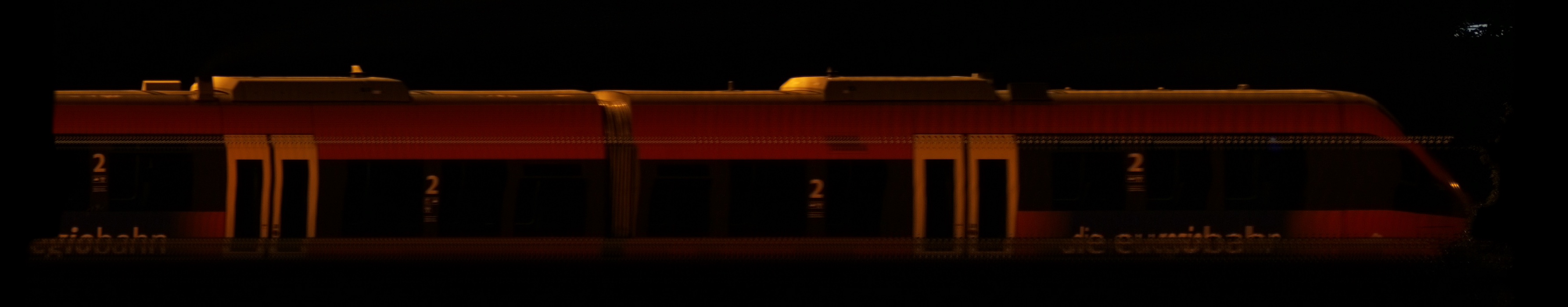 There should be a train photo here :'(