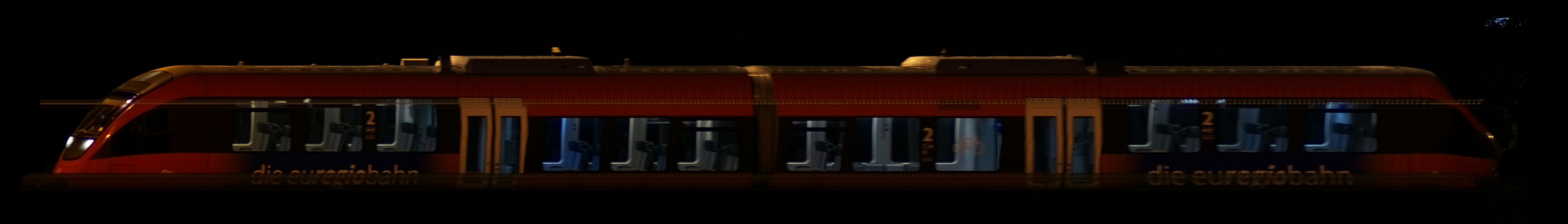 There should be a train photo here :'(