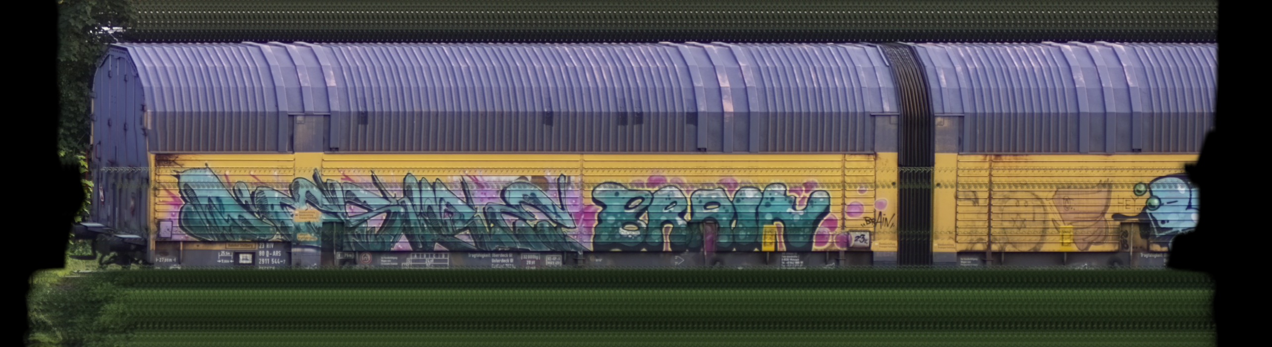 There should be a train photo here :'(