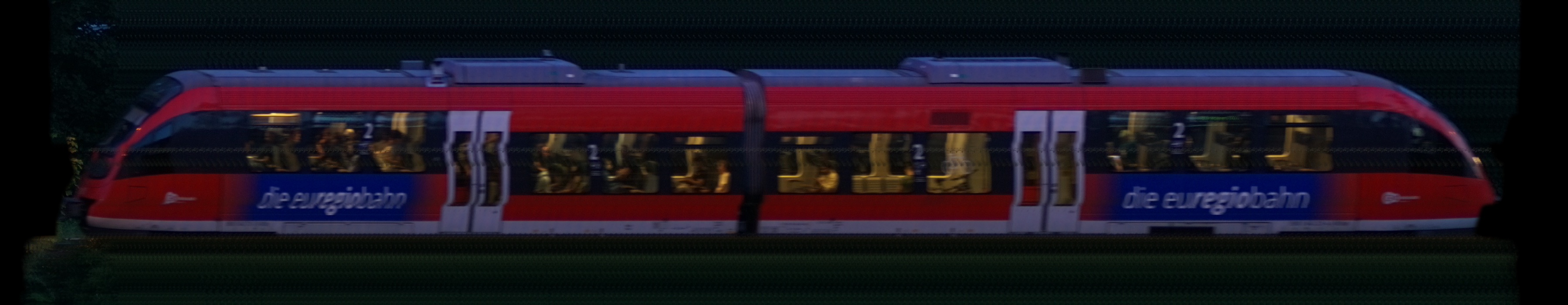 There should be a train photo here :'(