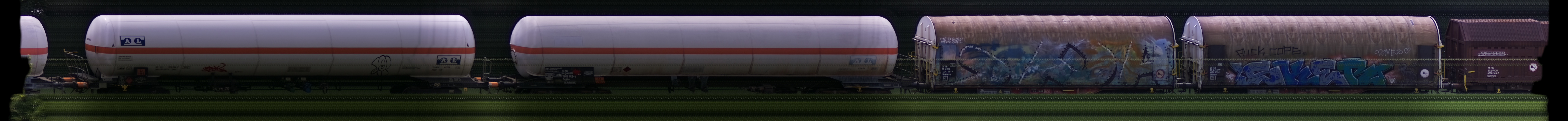 There should be a train photo here :'(