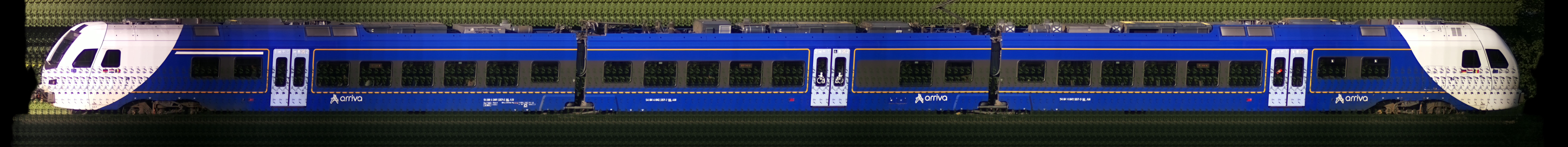 There should be a train photo here :'(