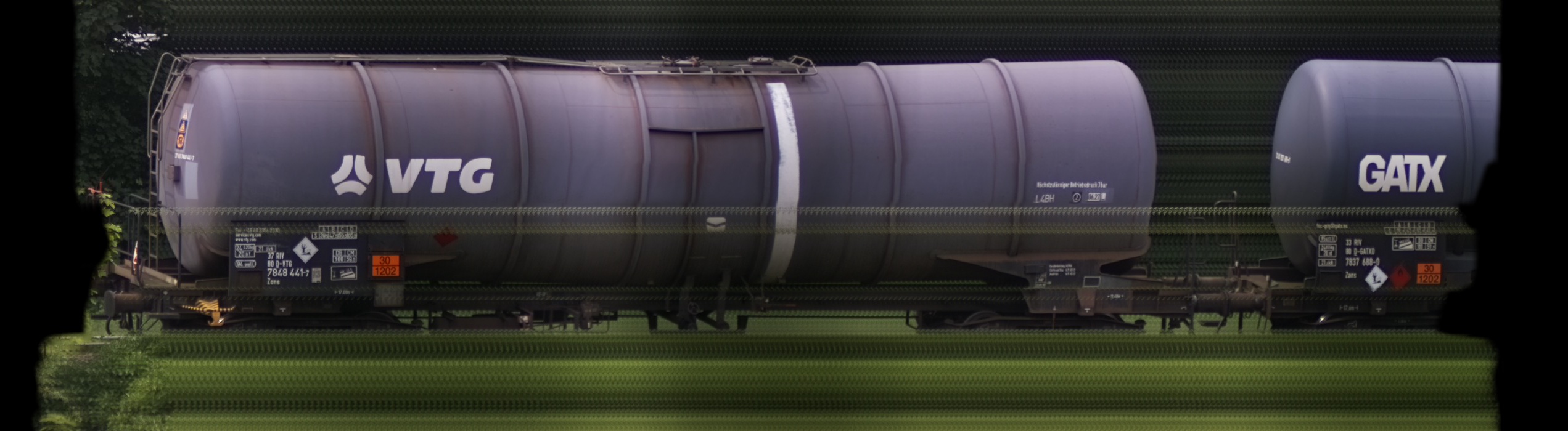 There should be a train photo here :'(