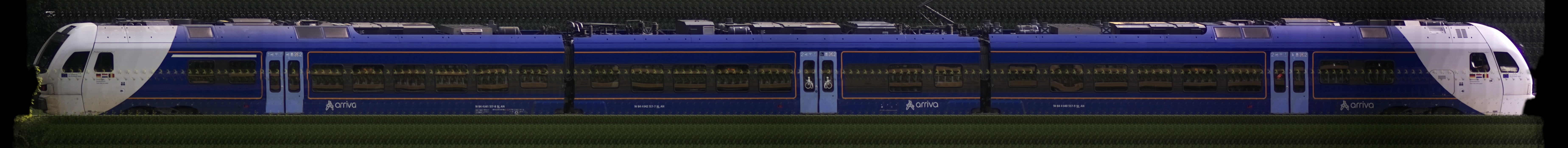 There should be a train photo here :'(
