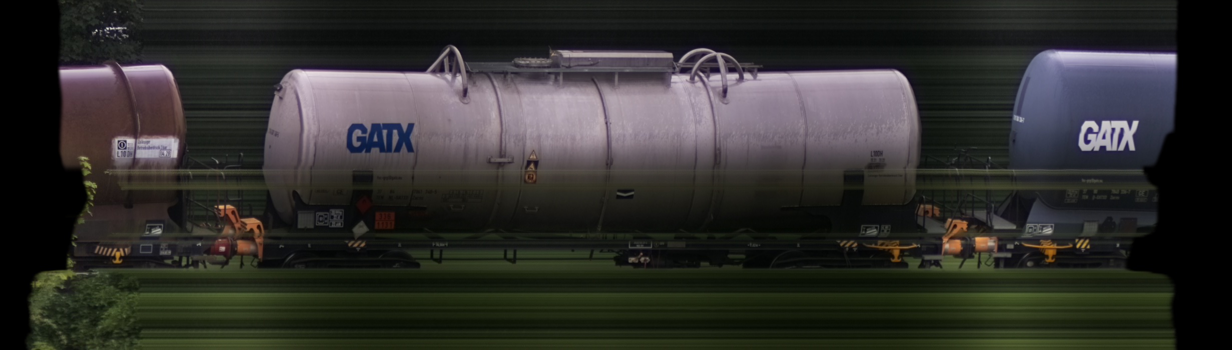 There should be a train photo here :'(