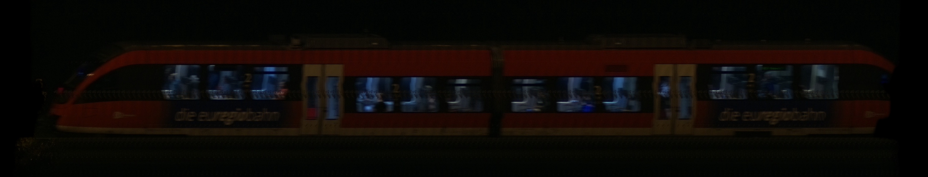 There should be a train photo here :'(