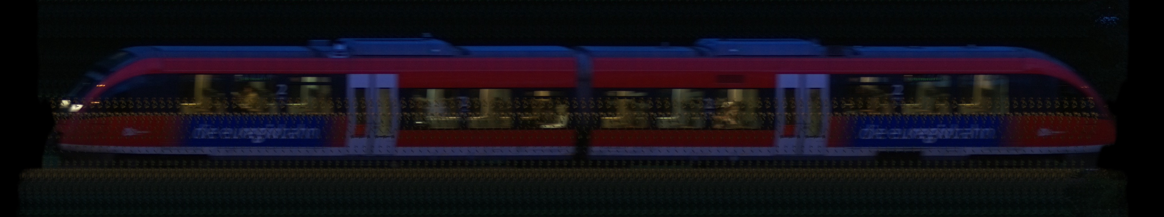 There should be a train photo here :'(