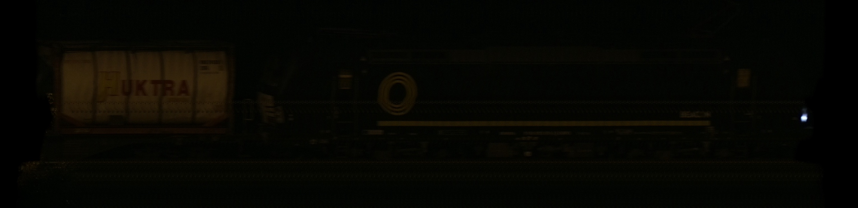 There should be a train photo here :'(