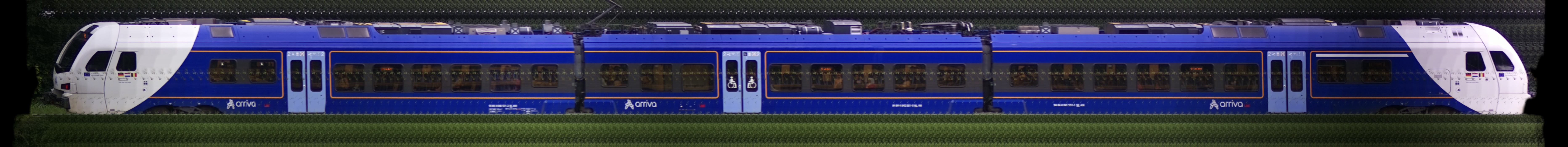 There should be a train photo here :'(