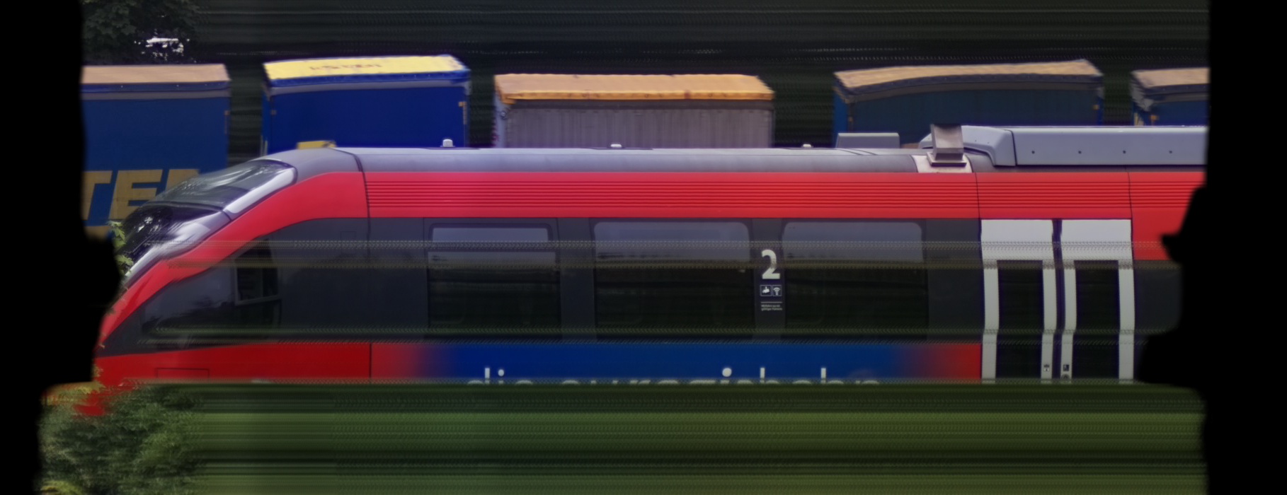 There should be a train photo here :'(