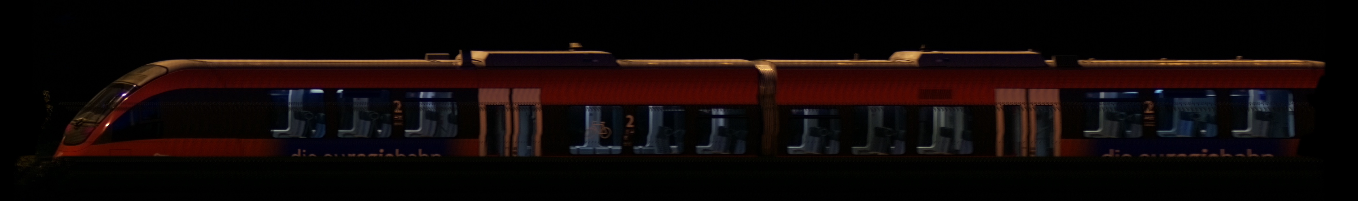 There should be a train photo here :'(