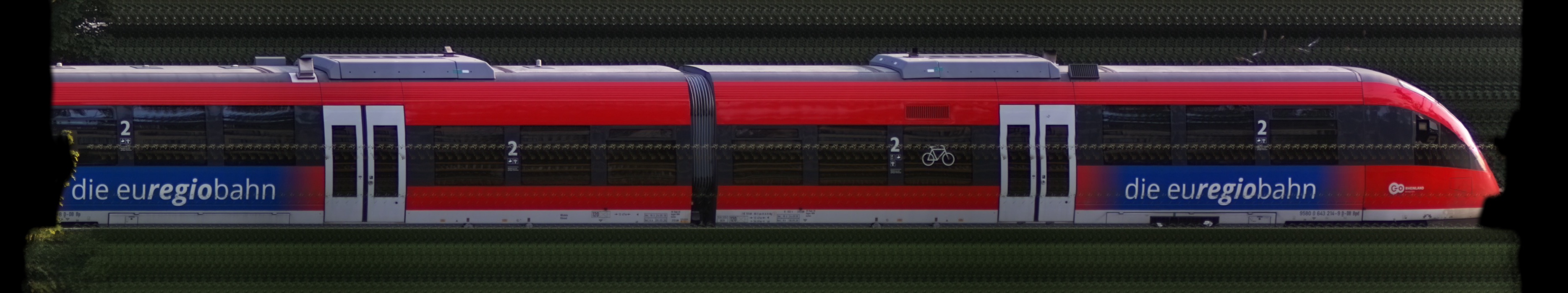 There should be a train photo here :'(
