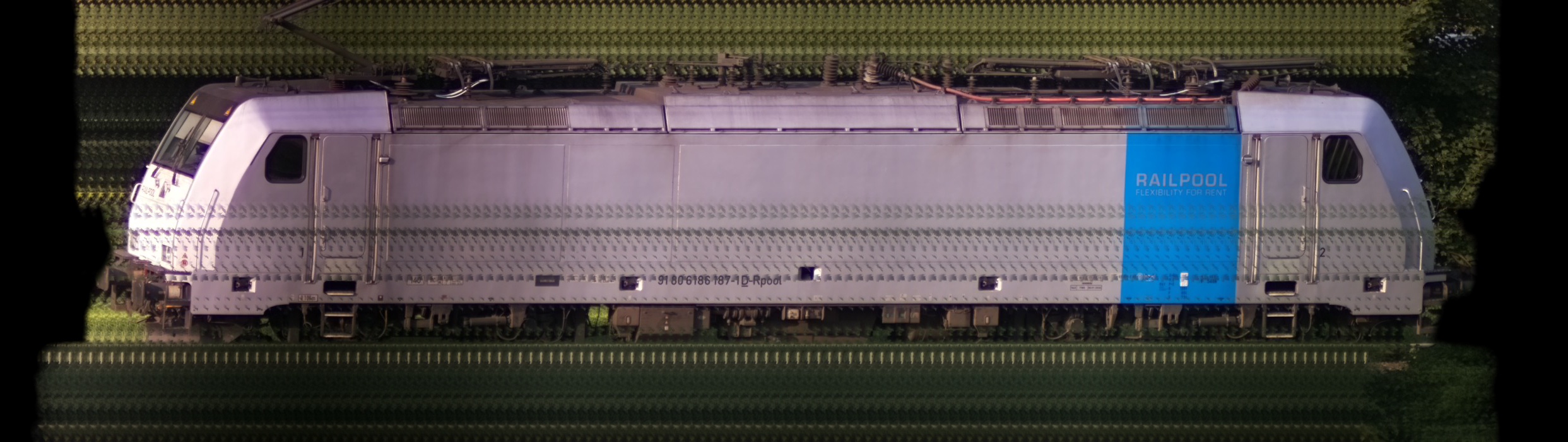 There should be a train photo here :'(
