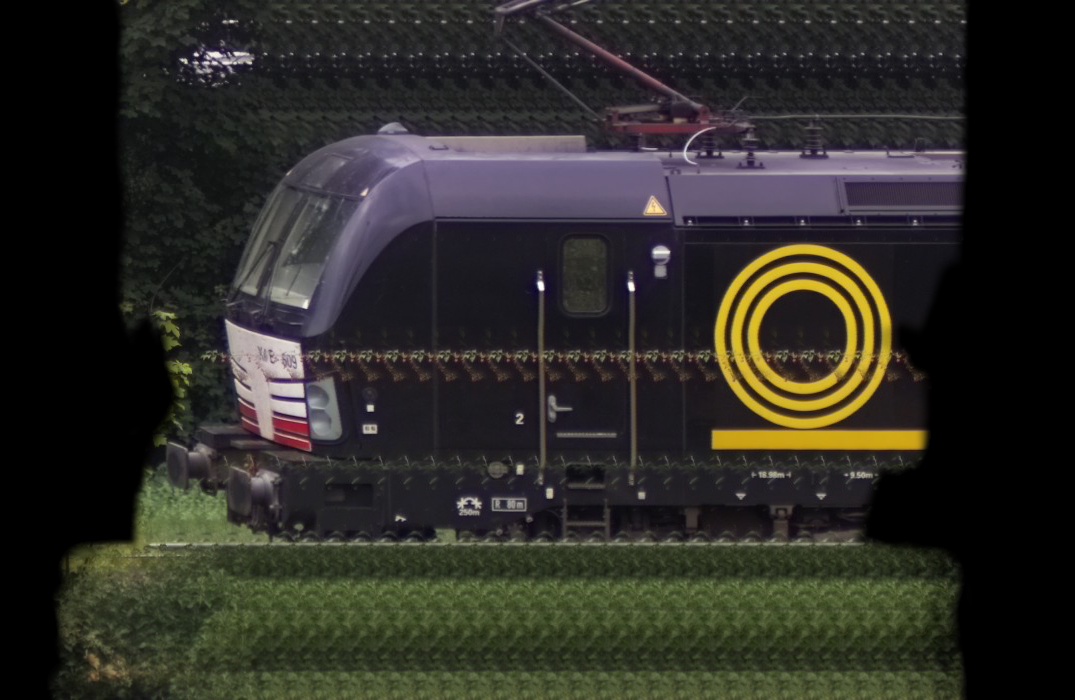 There should be a train photo here :'(