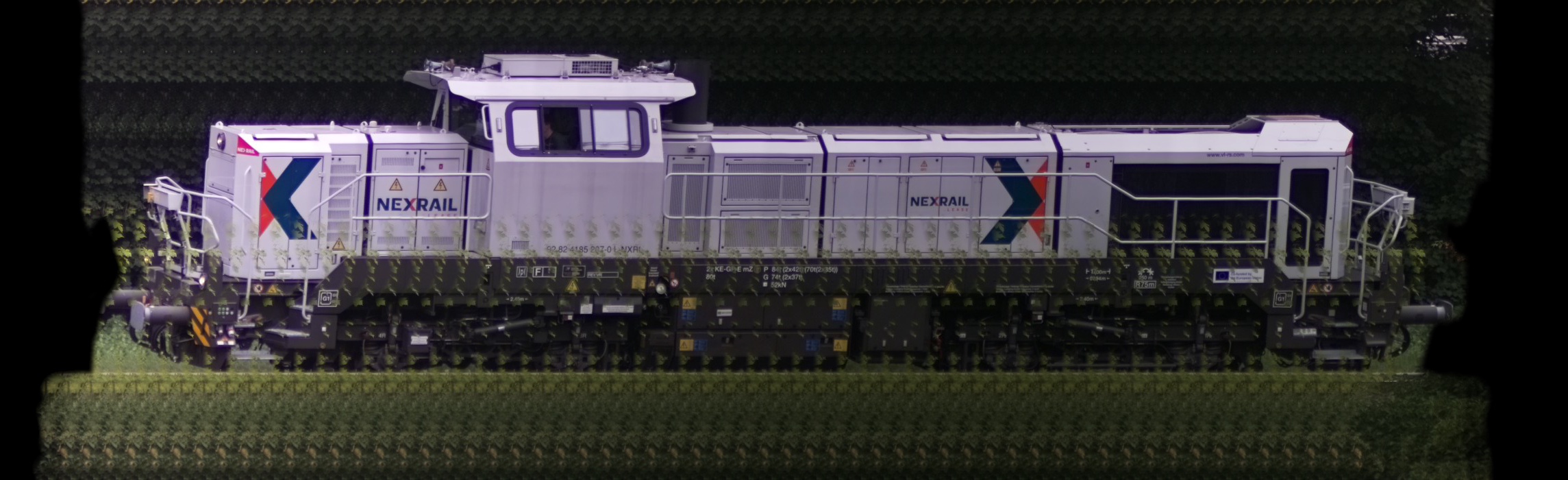 There should be a train photo here :'(