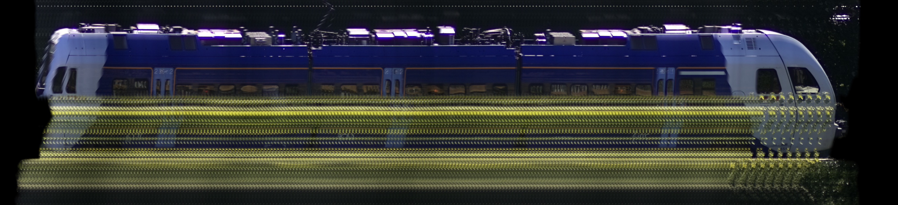 There should be a train photo here :'(