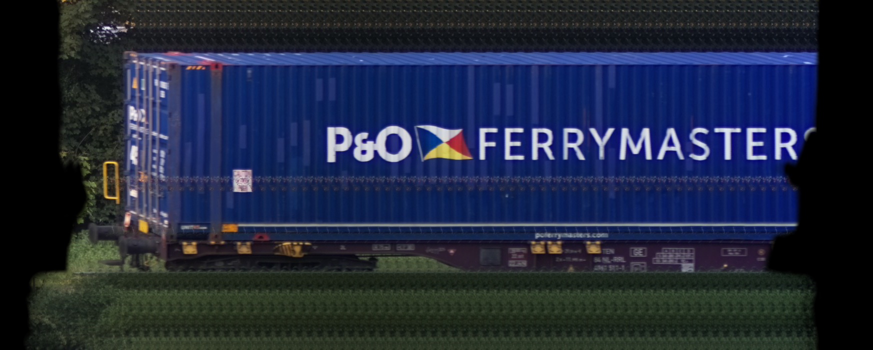 There should be a train photo here :'(