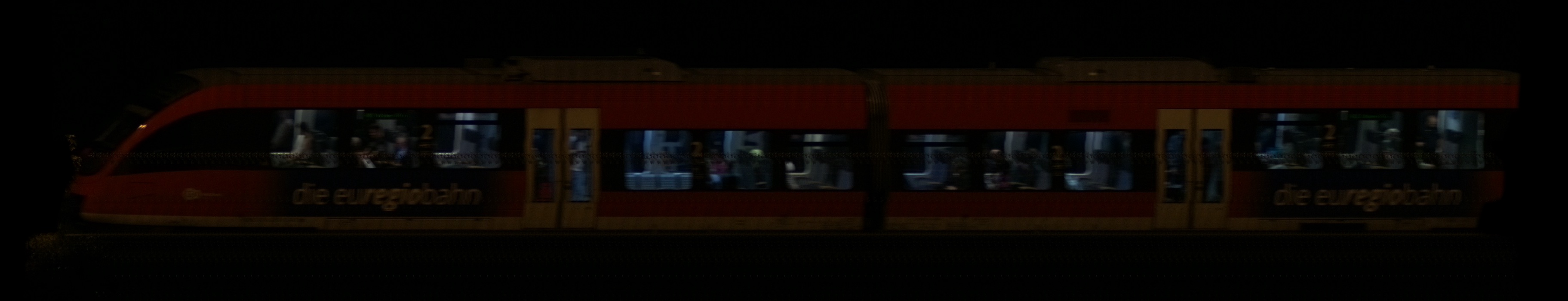 There should be a train photo here :'(
