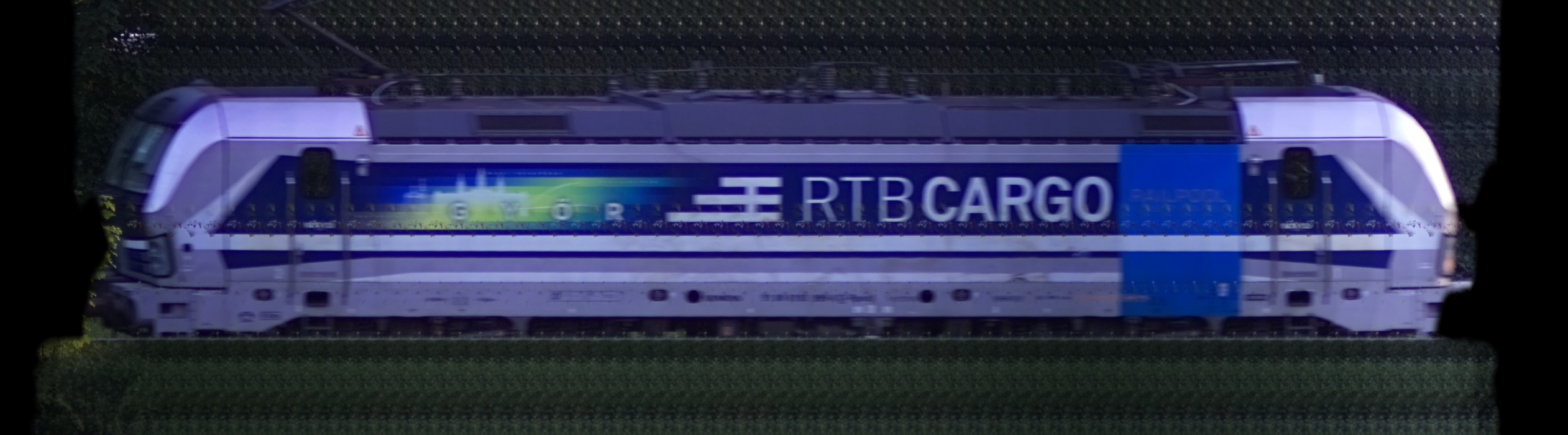 There should be a train photo here :'(