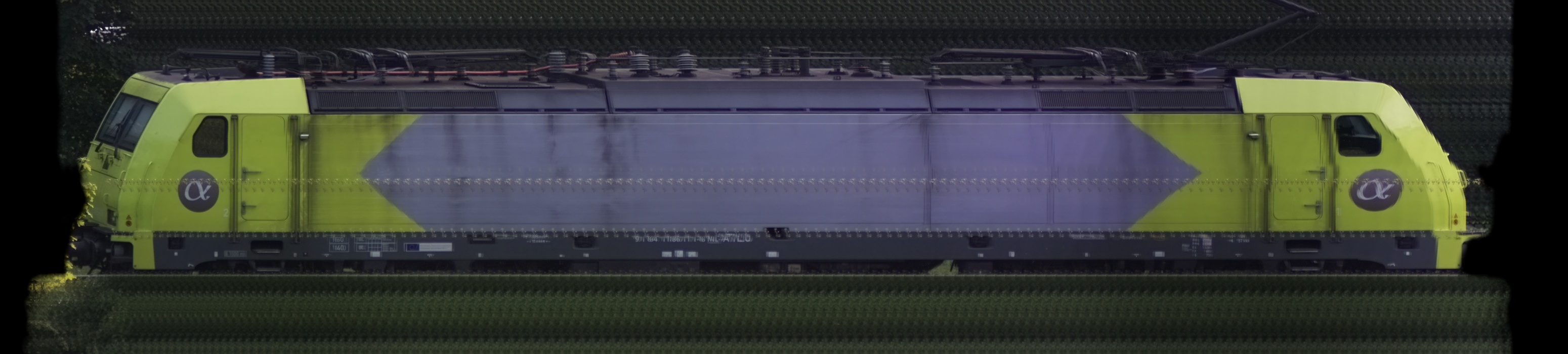 There should be a train photo here :'(