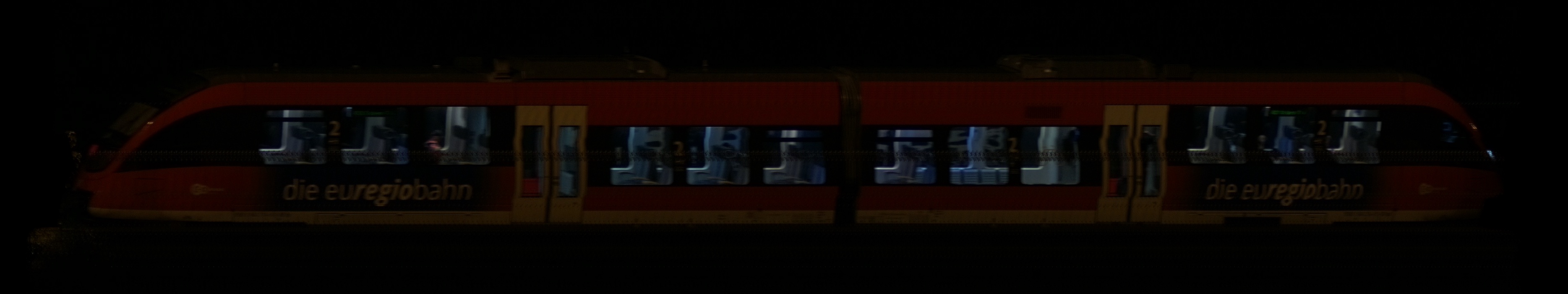 There should be a train photo here :'(