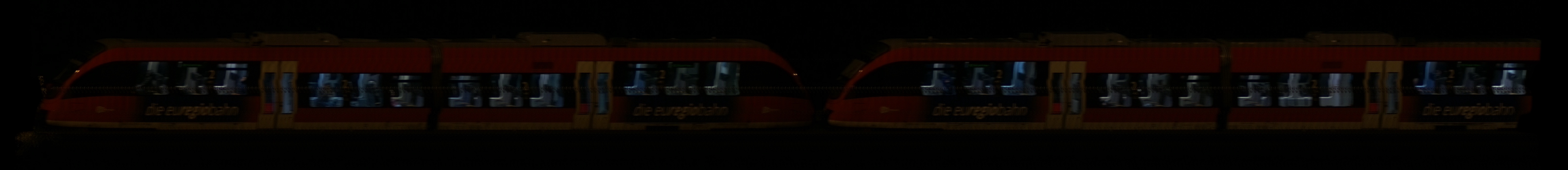 There should be a train photo here :'(