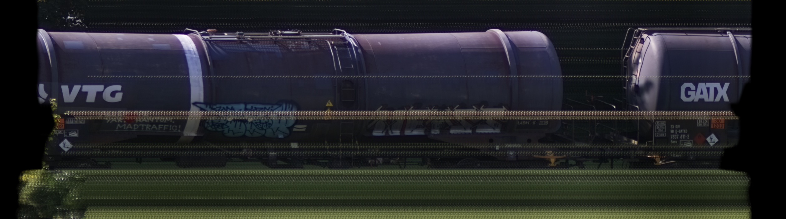 There should be a train photo here :'(