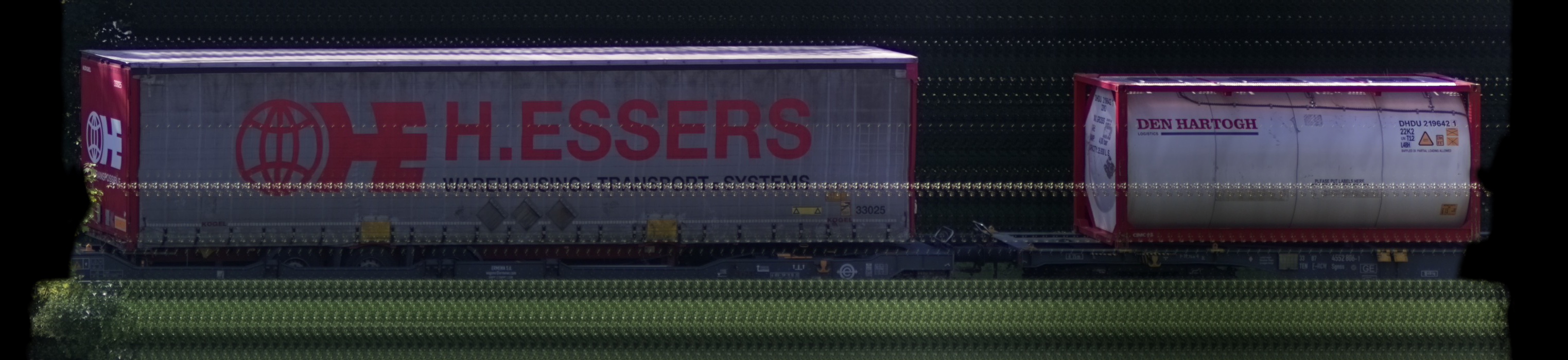 There should be a train photo here :'(