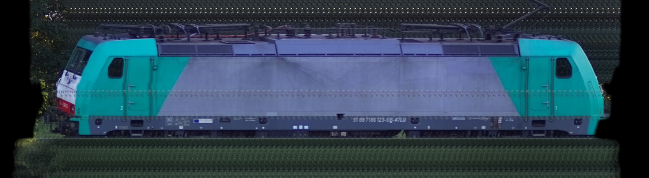 There should be a train photo here :'(